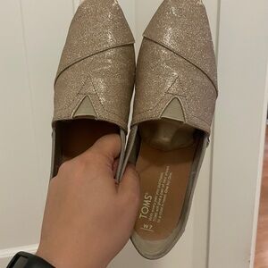 Toms rose gold glimmer flat size 7